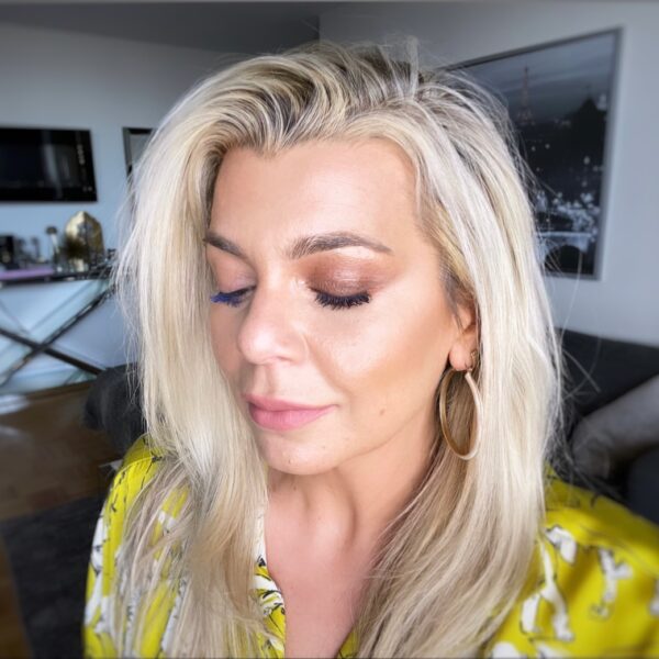 How to create soft brown smokey eyes.