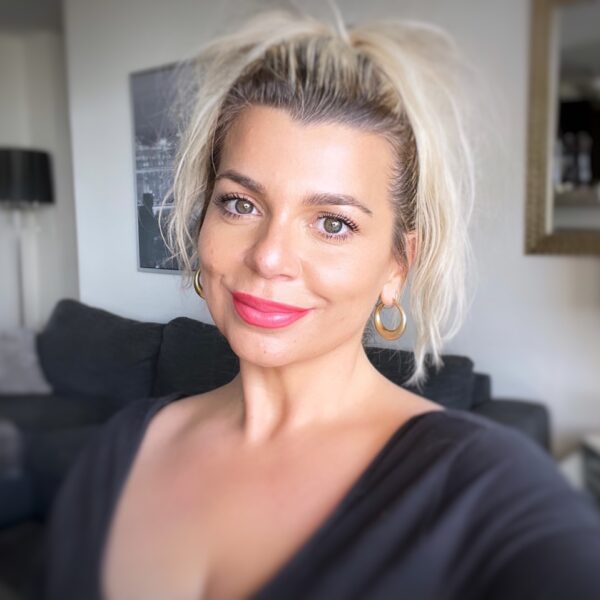How to wear a bold lip.